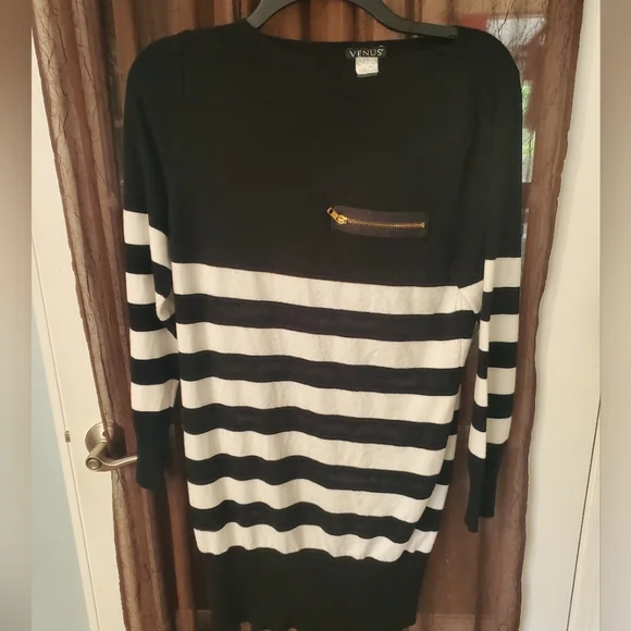 Venus Sweater Dress 🖤🤍🖤 B/W stripes with gold tone faux zipper, Womens sz Lg - Picture 3 of 8